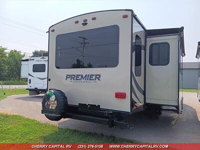 2019 Keystone Bullet Premier 34RIPR   - Photo 5 - Grawn, MI 49637