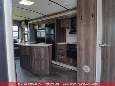 2019 Keystone Bullet Premier 34RIPR   - Photo 7 - Grawn, MI 49637