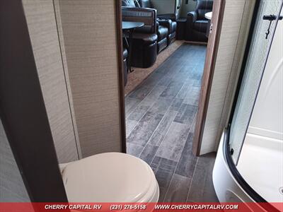 2019 Keystone Bullet Premier 34RIPR   - Photo 28 - Grawn, MI 49637