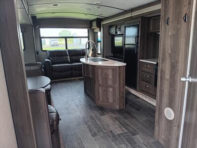 2019 Keystone Bullet Premier 34RIPR   - Photo 40 - Grawn, MI 49637