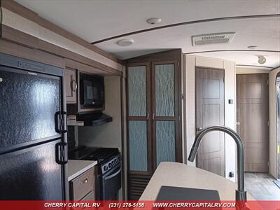 2019 Keystone Bullet Premier 34RIPR   - Photo 22 - Grawn, MI 49637