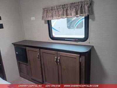 2019 Keystone Bullet Premier 34RIPR   - Photo 31 - Grawn, MI 49637