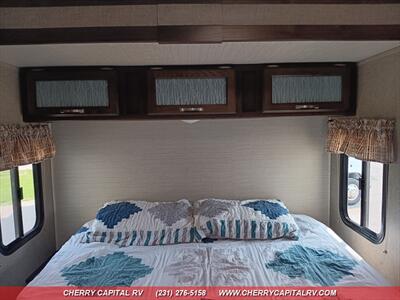 2019 Keystone Bullet Premier 34RIPR   - Photo 37 - Grawn, MI 49637