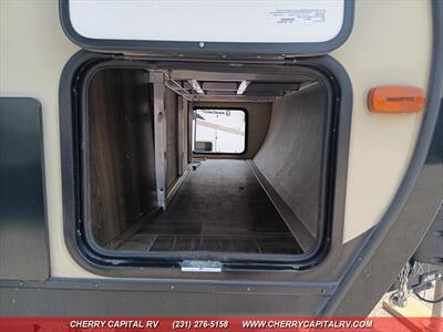 2019 Keystone Bullet Premier 34RIPR   - Photo 48 - Grawn, MI 49637