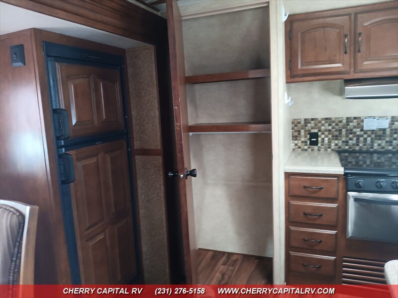 2014 Forest River Salem Hemisphere Lite M302FK - Photo 25 - Grawn, MI 49637
