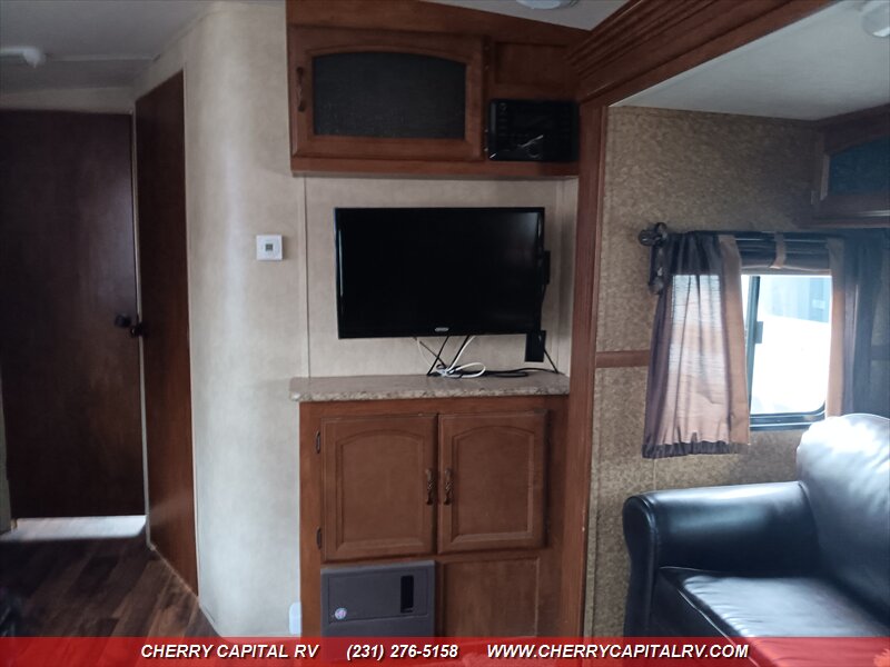 2014 Forest River Salem Hemisphere Lite M302FK - Photo 27 - Grawn, MI 49637