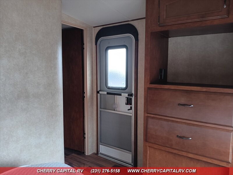 2014 Forest River Salem Hemisphere Lite M302FK - Photo 22 - Grawn, MI 49637