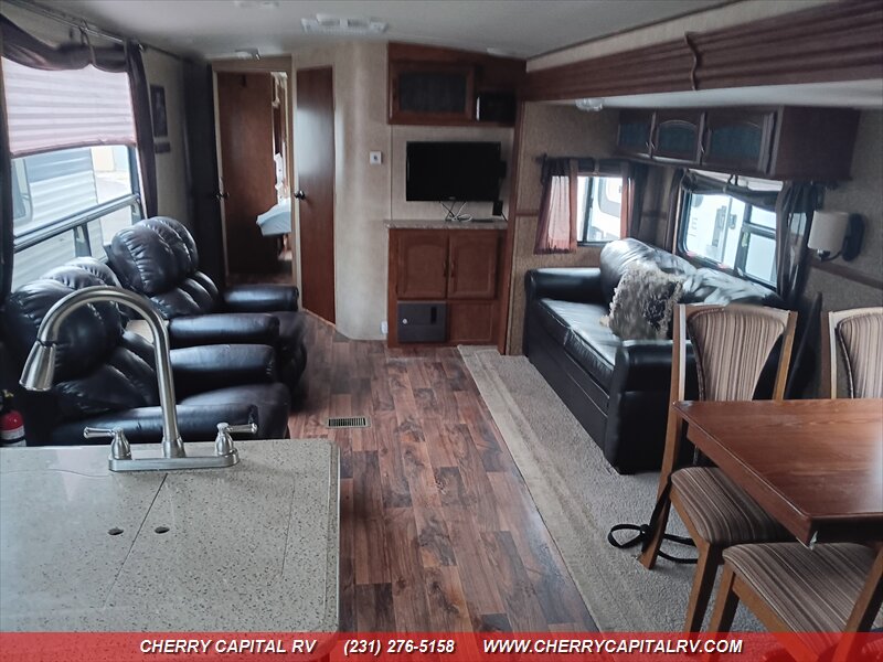 2014 Forest River Salem Hemisphere Lite M302FK - Photo 29 - Grawn, MI 49637