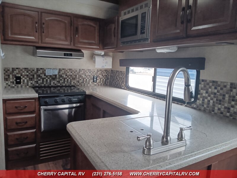 2014 Forest River Salem Hemisphere Lite M302FK - Photo 30 - Grawn, MI 49637