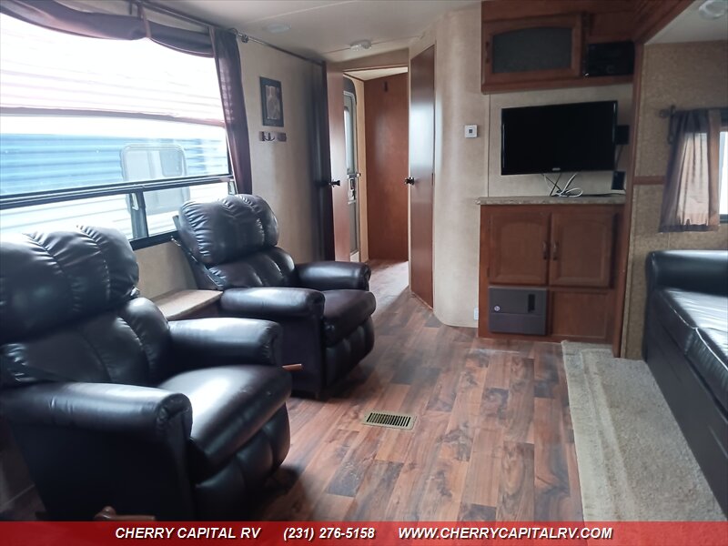 2014 Forest River Salem Hemisphere Lite M302FK - Photo 14 - Grawn, MI 49637