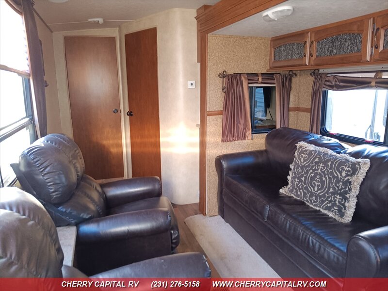 2014 Forest River Salem Hemisphere Lite M302FK - Photo 10 - Grawn, MI 49637