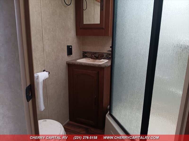 2014 Forest River Salem Hemisphere Lite M302FK - Photo 20 - Grawn, MI 49637