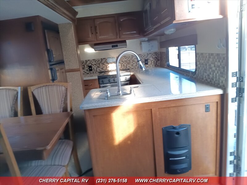 2014 Forest River Salem Hemisphere Lite M302FK - Photo 6 - Grawn, MI 49637