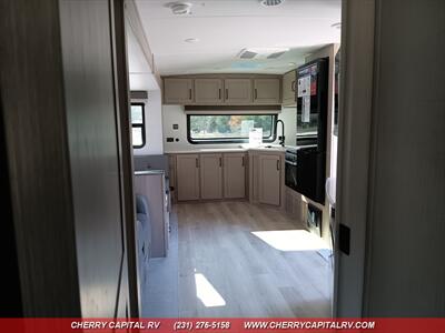 2025 Rockwood ULTRA LITE 2608BS   - Photo 14 - Grawn, MI 49637