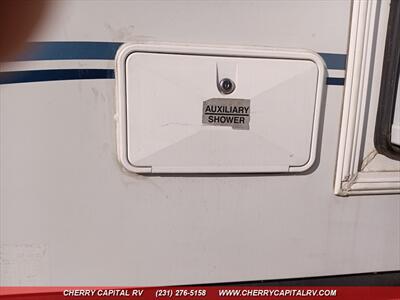 2001 Jayco Eagle 12 SO   - Photo 11 - Grawn, MI 49637
