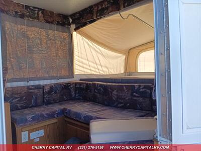 2001 Jayco Eagle 12 SO   - Photo 4 - Grawn, MI 49637