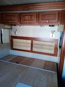 2010 Winnebago TOUR M-40BD   - Photo 31 - Grawn, MI 49637