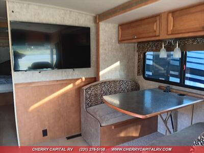 2015 ITASCA SUNSTAR 27N   - Photo 16 - Grawn, MI 49637