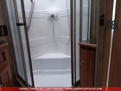 2015 ITASCA SUNSTAR 27N   - Photo 31 - Grawn, MI 49637