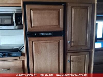 2015 ITASCA SUNSTAR 27N   - Photo 28 - Grawn, MI 49637