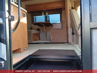 2015 ITASCA SUNSTAR 27N   - Photo 15 - Grawn, MI 49637