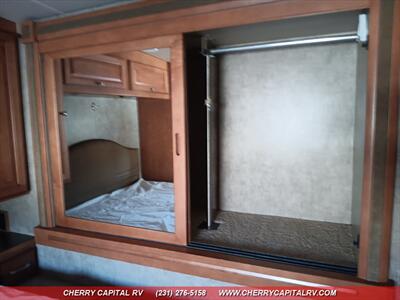 2015 ITASCA SUNSTAR 27N   - Photo 23 - Grawn, MI 49637