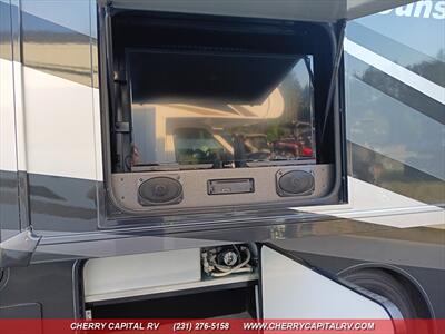 2015 ITASCA SUNSTAR 27N   - Photo 11 - Grawn, MI 49637