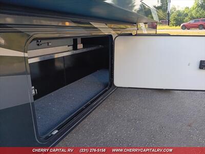 2015 ITASCA SUNSTAR 27N   - Photo 13 - Grawn, MI 49637