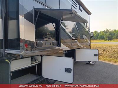 2015 ITASCA SUNSTAR 27N   - Photo 10 - Grawn, MI 49637