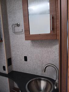 2017 Winnebago View 24V   - Photo 16 - Grawn, MI 49637