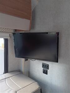 2017 Winnebago View 24V   - Photo 18 - Grawn, MI 49637