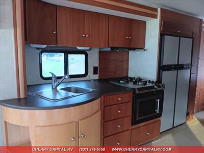 2008 Winnebago Destination 39W   - Photo 14 - Grawn, MI 49637
