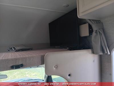 2023 Thor Freedom Elite M-22HE Ford   - Photo 8 - Grawn, MI 49637