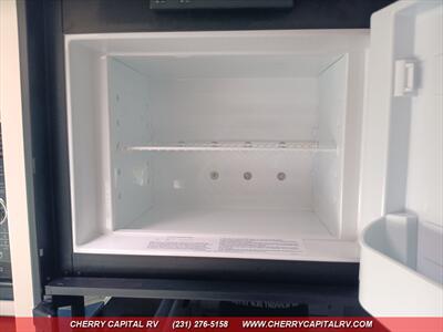 2023 Thor Freedom Elite M-22HE Ford   - Photo 16 - Grawn, MI 49637