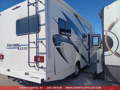 2023 Thor Freedom Elite M-22HE Ford   - Photo 24 - Grawn, MI 49637