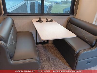 2023 Fleetwood BOUNDER M-35K   - Photo 27 - Grawn, MI 49637