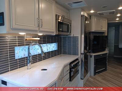 2023 Fleetwood BOUNDER M-35K   - Photo 12 - Grawn, MI 49637