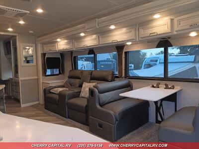 2023 Fleetwood BOUNDER M-35K   - Photo 10 - Grawn, MI 49637