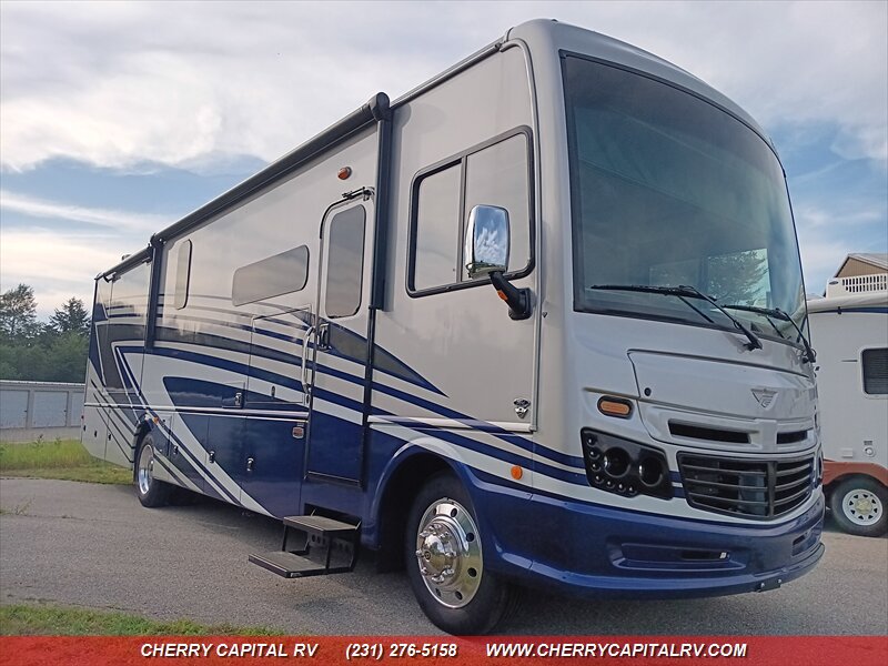 2023 Fleetwood BOUNDER M-35K - Photo 1 - Grawn, MI 49637