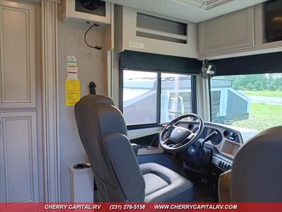 2023 Fleetwood BOUNDER M-35K   - Photo 11 - Grawn, MI 49637