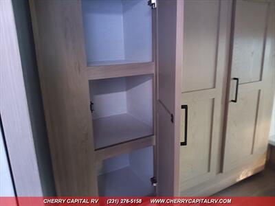 2026 ROCKWOOD MINI LITE 2515S   - Photo 17 - Grawn, MI 49637