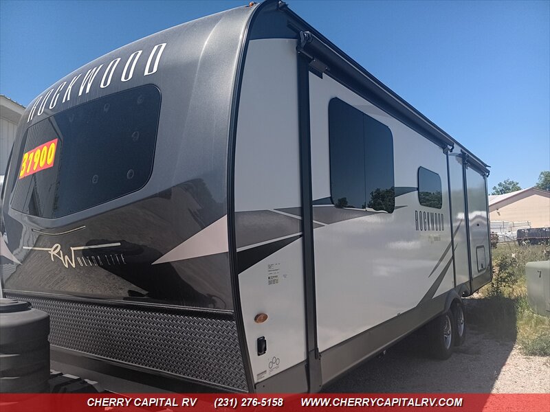 2024 Rockwood Ultra Lite 2608BS - Photo 20 - Grawn, MI 49637