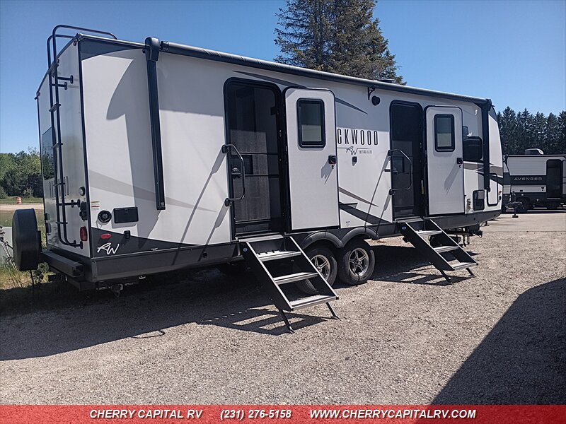 2024 Rockwood Ultra Lite 2608BS - Photo 16 - Grawn, MI 49637