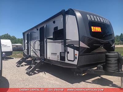 2024 Rockwood Ultra Lite 2608BS