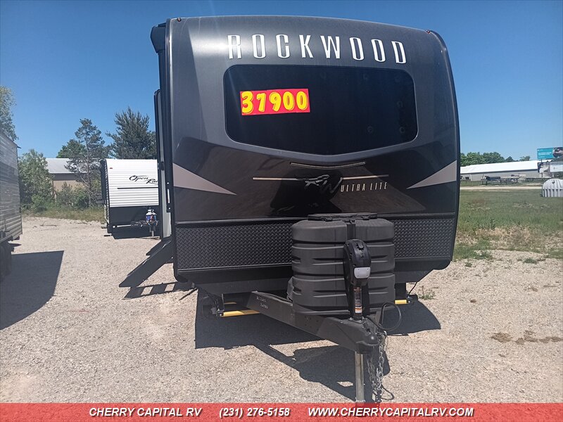 2024 Rockwood Ultra Lite 2608BS - Photo 18 - Grawn, MI 49637