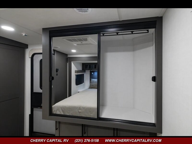 2026 Rockwood Ultra Lite 2619FK - Photo 3 - Grawn, MI 49637