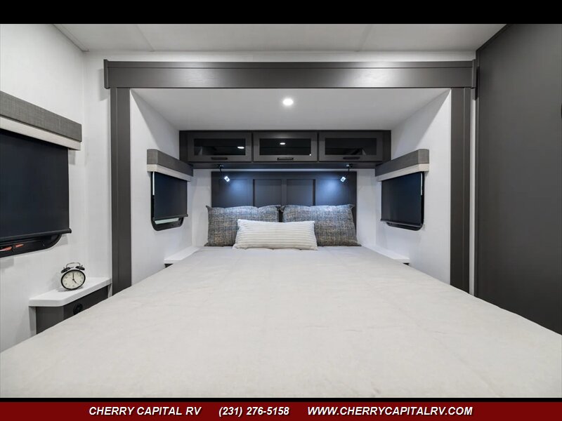 2026 Rockwood Ultra Lite 2619FK - Photo 2 - Grawn, MI 49637