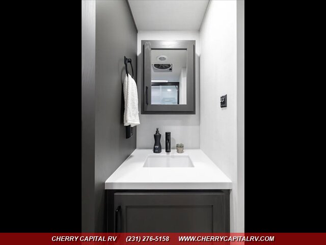 2026 Rockwood Ultra Lite 2619FK - Photo 17 - Grawn, MI 49637