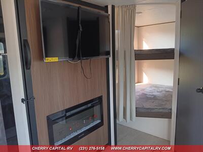 2026 PRIMETIME AVENGER 26DBS   - Photo 6 - Grawn, MI 49637