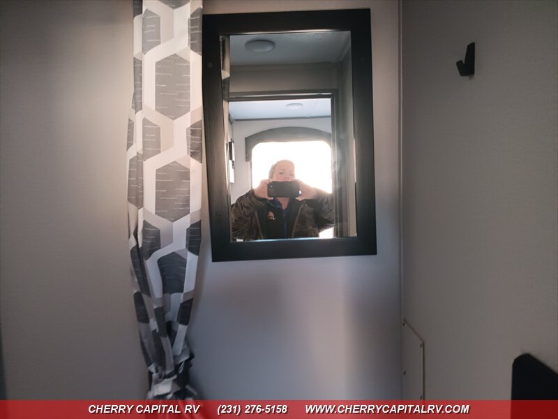 2026 Coachmen Catalina M-154RDX Summit - Photo 13 - Grawn, MI 49637